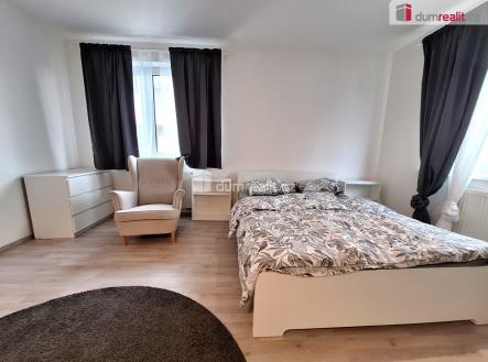 Pronájem bytu, 1+kk, 33 m²