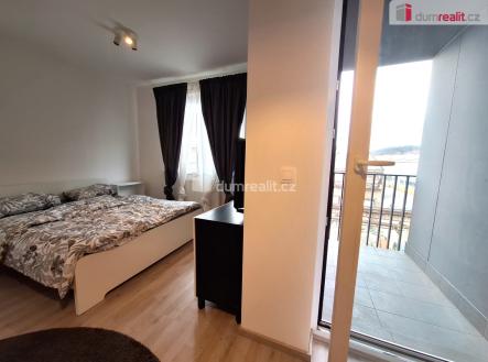 Pronájem bytu, 1+kk, 33 m²