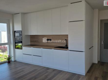 Pronájem bytu, 3+kk, 72 m²