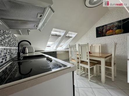 Pronájem bytu, 2+1, 55 m²