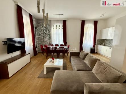 Pronájem bytu, 3+1, 125 m²