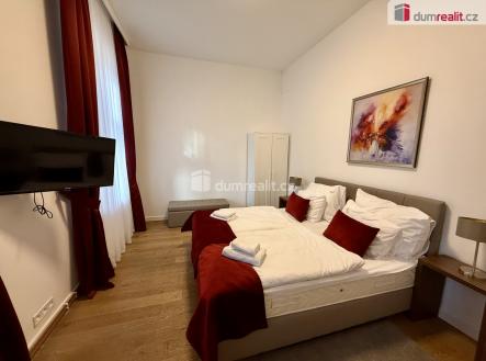 Pronájem bytu, 3+1, 125 m²