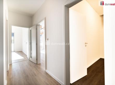Pronájem bytu, 2+kk, 77 m²