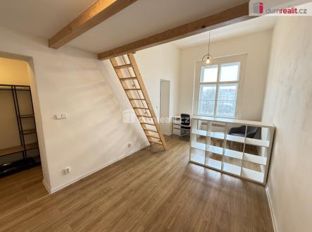 Pronájem bytu, 1+kk, 35 m²