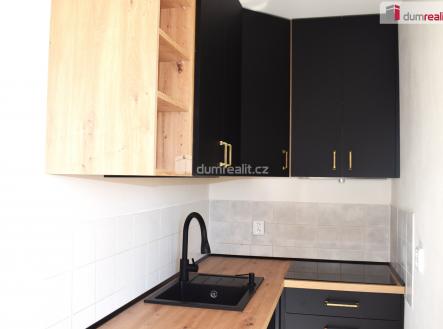 Pronájem obchodní prostory, 80 m²