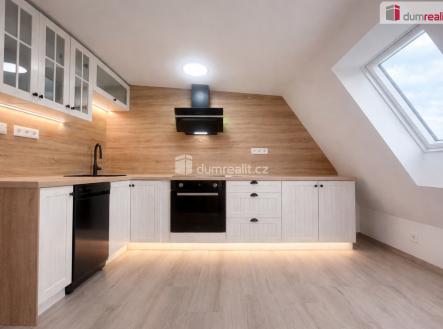 Pronájem bytu, 2+kk, 66 m²