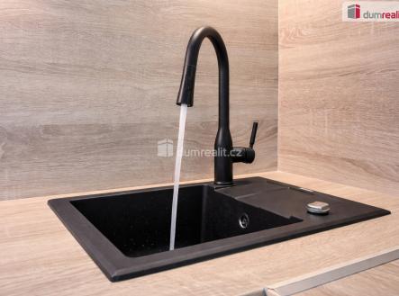 Pronájem bytu, 2+kk, 66 m²