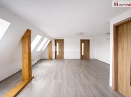 Pronájem bytu, 2+kk, 66 m²