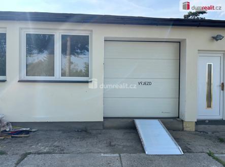 Pronájem skladovací prostor, 210 m²