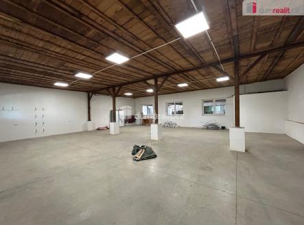 Pronájem skladovací prostor, 210 m²