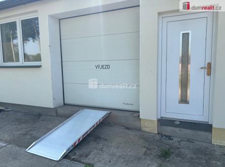 Pronájem skladovací prostor, 210 m²