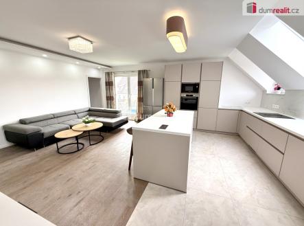 Pronájem bytu, 4+kk, 85 m²