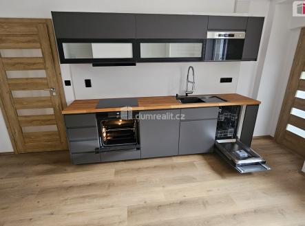 Pronájem bytu, 4+1, 105 m²