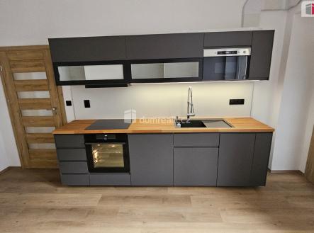 Pronájem bytu, 4+1, 105 m²