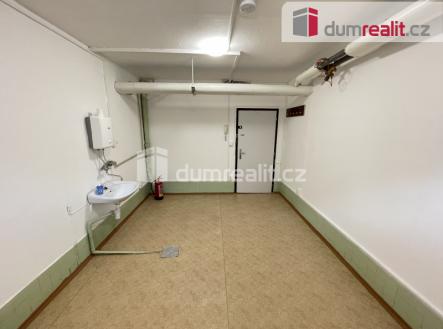 Pronájem obchodní prostor, 18 m²