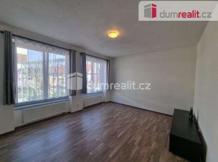 Pronájem bytu, 1+kk, 33 m²