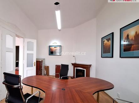 Pronájem kanceláře, 51 m²