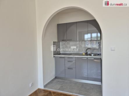 Pronájem bytu, 1+kk, 27 m²