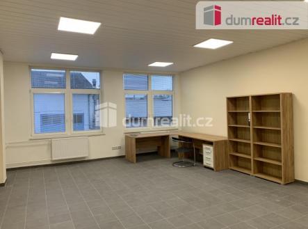 Pronájem kanceláře, 61 m²