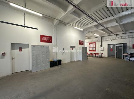 Pronájem komerčního objektu, sklad, 3 000 m²