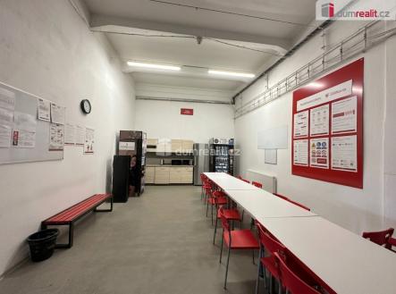 Pronájem komerčního objektu, sklad, 3 000 m²
