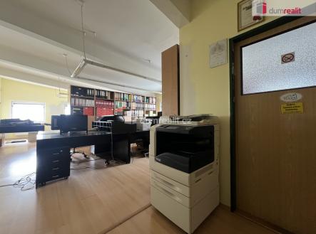 Pronájem kanceláře, 81 m²