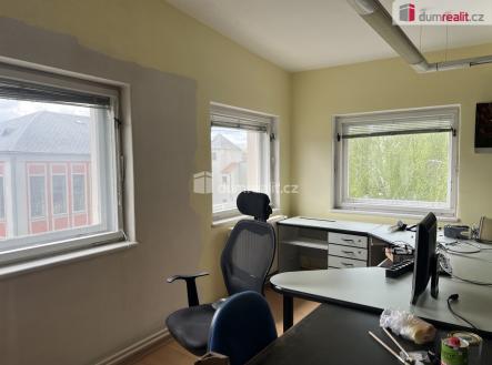 Pronájem kanceláře, 81 m²