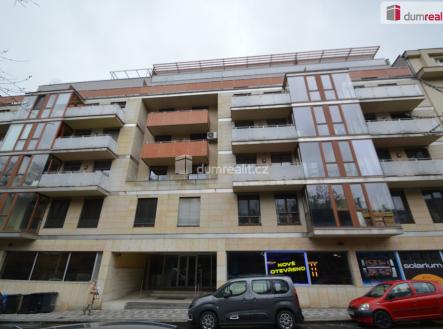 Pronájem bytu, 4+kk, 97 m²