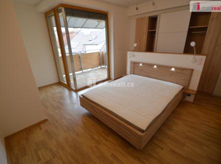 Pronájem bytu, 4+kk, 97 m²