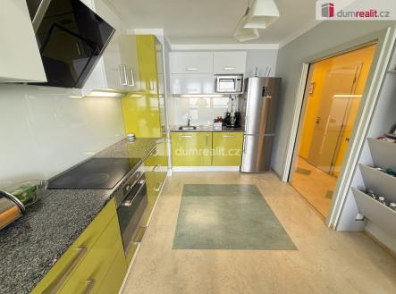 Pronájem bytu, 4+kk, 91 m²