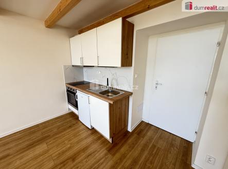 Pronájem bytu, 1+kk, 38 m²