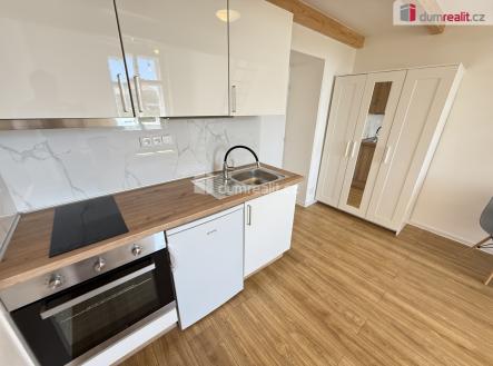 Pronájem bytu, 1+kk, 38 m²