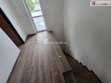 Pronájem bytu, 3+kk, 98 m²