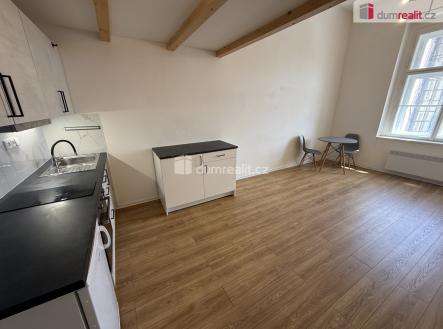 Pronájem bytu, 1+kk, 38 m²