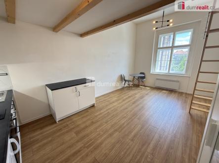 Pronájem bytu, 1+kk, 38 m²