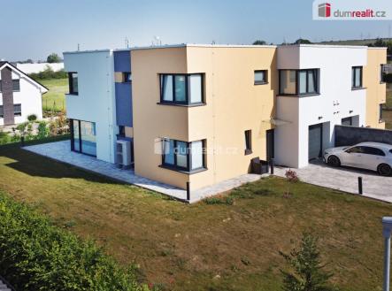 Pronájem domu/vily, 210 m²