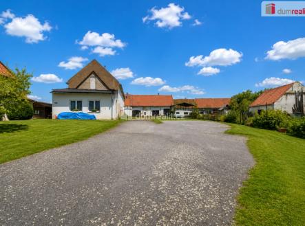 Pronájem komerčního objektu, jiný, 596 m²