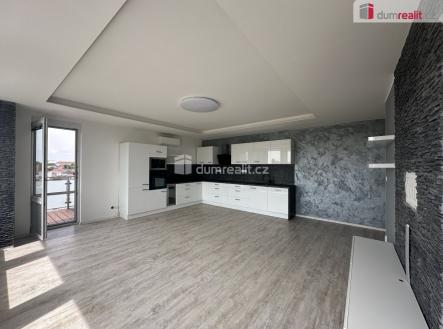 Pronájem bytu, 3+kk, 82 m²