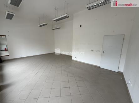 Pronájem obchodní prostory, 68 m²