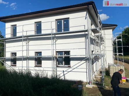 Prodej bytu o dispozici 3kk v novostavbě bytového domu v obci Tehov, okres Benešov