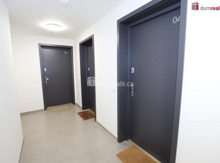 Pronájem bytu, 1+kk, 37 m²