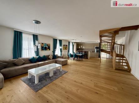 Pronájem bytu, 4+kk, 240 m²
