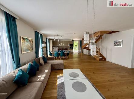Pronájem bytu, 4+kk, 240 m²