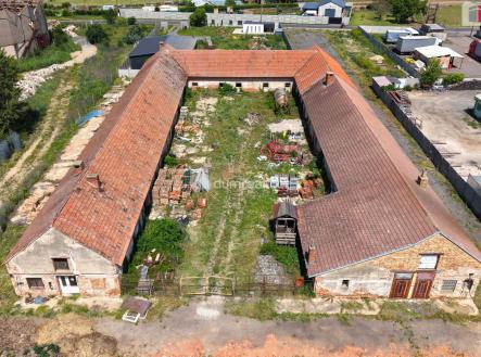 Prodej komerčního objektu, průmyslový areál, 2 636 m²