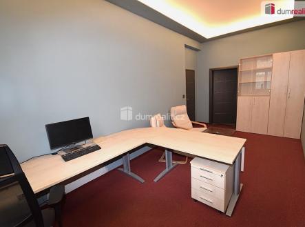 Pronájem kanceláře, 60 m²