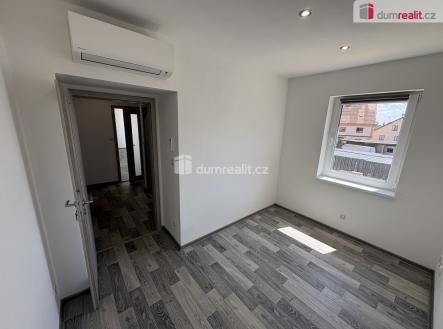 Pronájem bytu, 3+kk, 55 m²
