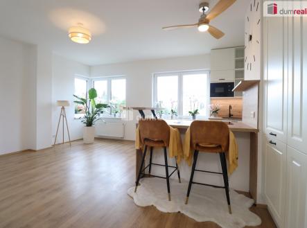Pronájem bytu, 3+kk, 86 m²