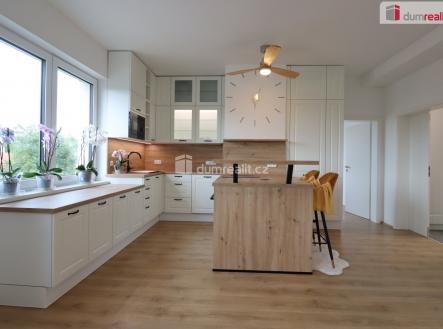Pronájem bytu, 3+kk, 86 m²