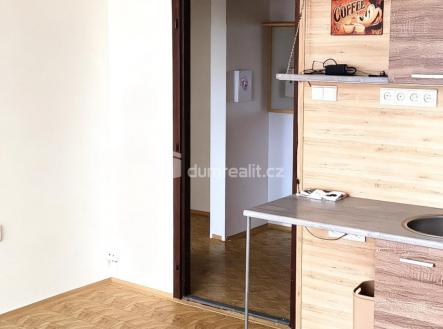 Pronájem bytu, 2+kk, 43 m²