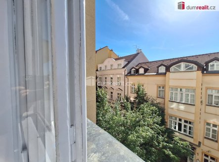 Pronájem 1kk 26m2 P2 Vinohrady Jana Masaryka částečně zařízen